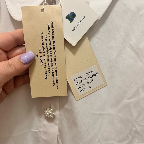 Grand & Greene White Botton Down Blouse with Faux Pearl Cluster Buttons NWT L - Picture 2 of 5